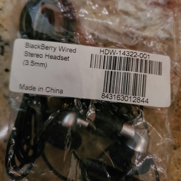 NWOT Blackberry headset earphones - Picture 2 of 2